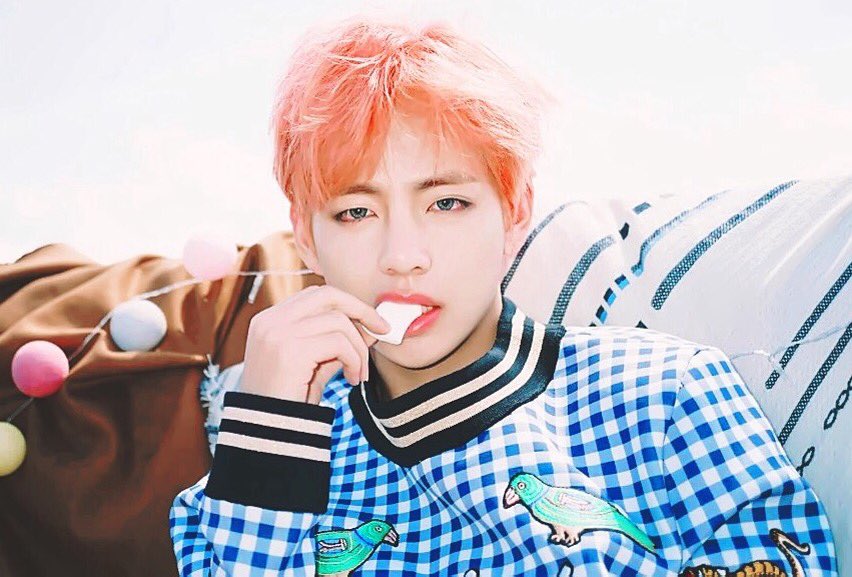 chogidad's tweet photo. taehyung // demeter - goddess of nature, seasons, agriculture 💐 https://t.co/8Na0t8eIKR