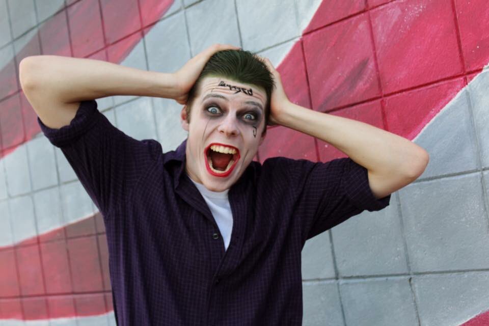 epbecausemakeup's tweet photo. Harley and Joker ❤️💚🖤 Pc: Asha Merchant, Joker: Joey Cook, Costumes/makeup/hair: @EmmiePombo #epbecausemakeup https://t.co/BZo3XwbG3Z