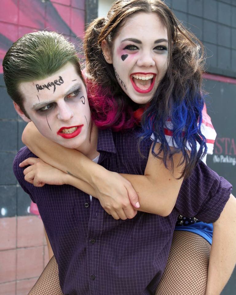 epbecausemakeup's tweet photo. Harley and Joker ❤️💚🖤 Pc: Asha Merchant, Joker: Joey Cook, Costumes/makeup/hair: @EmmiePombo #epbecausemakeup https://t.co/BZo3XwbG3Z