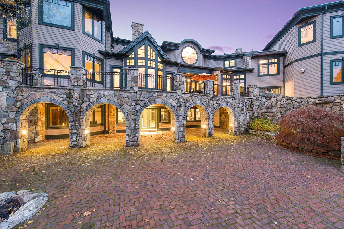 ChaplinPartners's tweet image. Very proud to be featured #2 in Boston.com ’s Top 10 most expensive single family home sales for 2016: realestate.boston.com/luxury/2016/12…