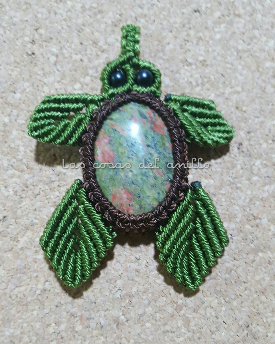 cosasdelanillo's tweet photo. Estamos de #reto y #sorteo en Face. Este es el resultado de la décima semana. #macrame #tortuga #handmade #green #unakita #macramestone https://t.co/mavGaC94nW