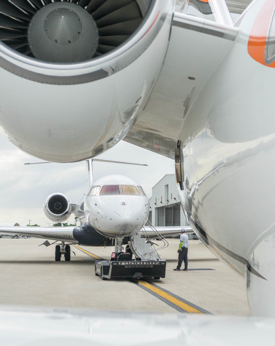 FB_Aviation_OPF's tweet photo. Class A service, back to back! #FlyFamously #FontainebleauAviation https://t.co/ksP3WSlf2T