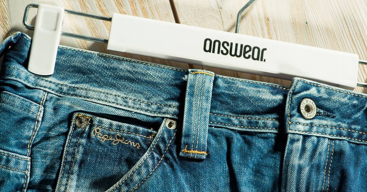 Jsou vám džíny po Vánocích těsné? Je čas na nové! #jeans #denim #OOTD #fashion #outfit #outfitinspo #outfitoftheday #look #style #AnswearCZ