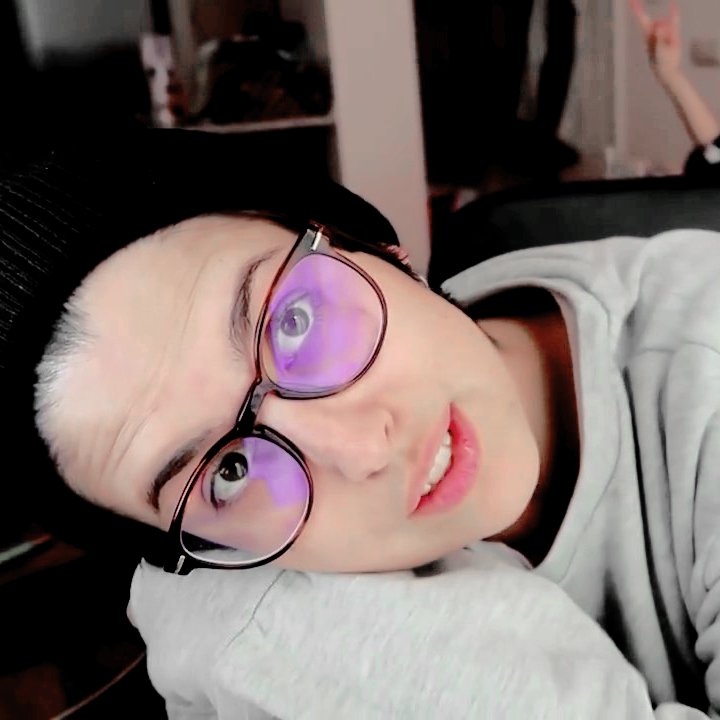packsofytbers's tweet photo. @YellowMellowMG Acá les dejo los mismos pero con otro psd <3 https://t.co/vuxfQj2UfS