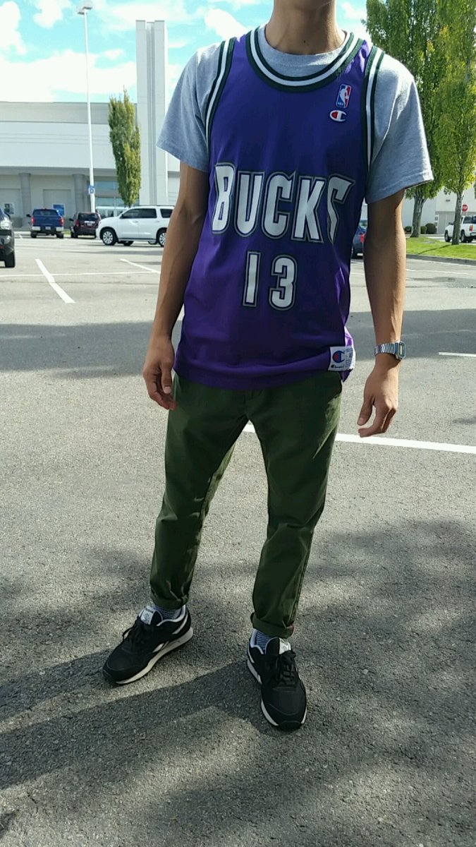 andyfits's tweet image. Milwaukee Bucks Jersey Size 44. 
Can you guess who? 
#NBA #MilwaukeeBucks