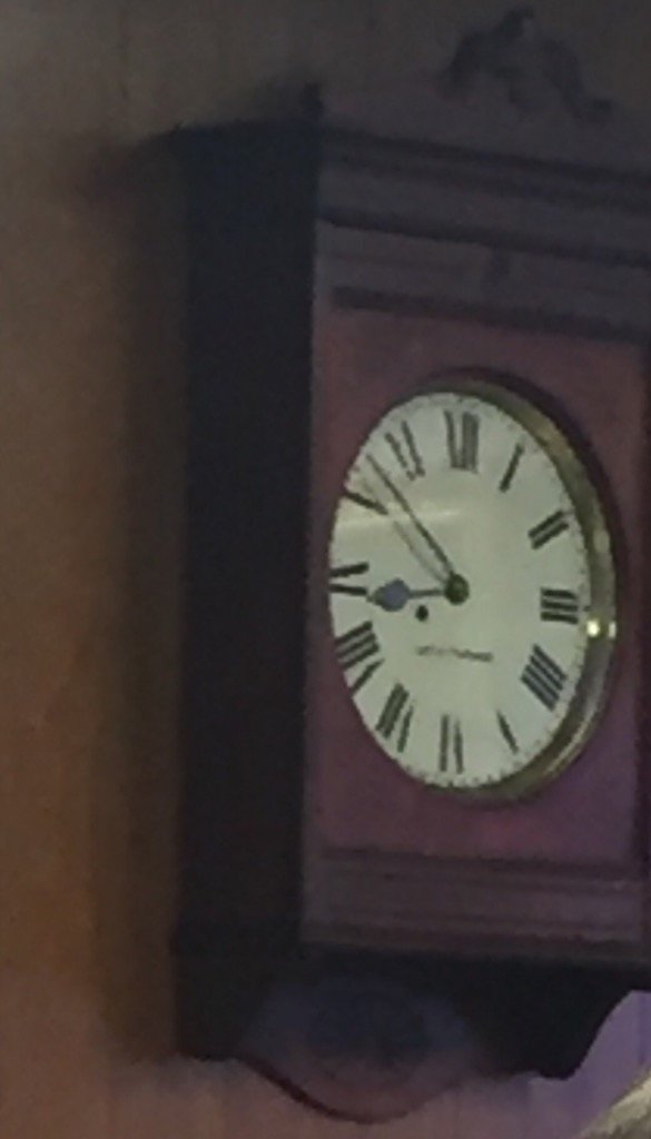 DonnaHeckerKY's tweet image. First city comm. mtg of 2017. Can we please fix the clock? #timetomoveforward