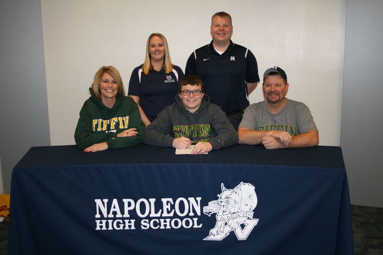 crescentsports's tweet image. Congratulations to @h_rex12 of @Napoleonsports on signing with @TiffinUSwimDive!