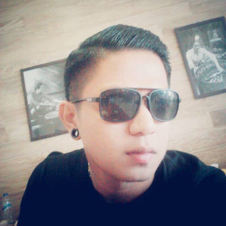 syabieg's tweet photo. Come join me, or you'll be left behind #BIGOLIVE > Sory ketiduran 🙏🏻🙏🏻.  https://t.co/ztHBd6zFoX https://t.co/lvcLWmoe9C
