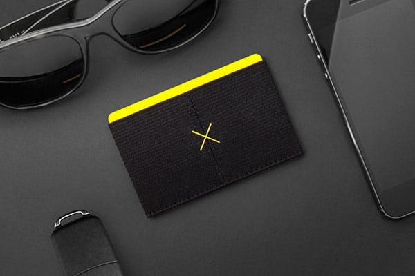 MKBHD's tweet photo. A few have asked, this the wallet I’ve been carrying for more than 2 years now. Super clean. Bonus: Nexus logo

https://t.co/PZY2DDs1ux https://t.co/ORVYwwDwX0