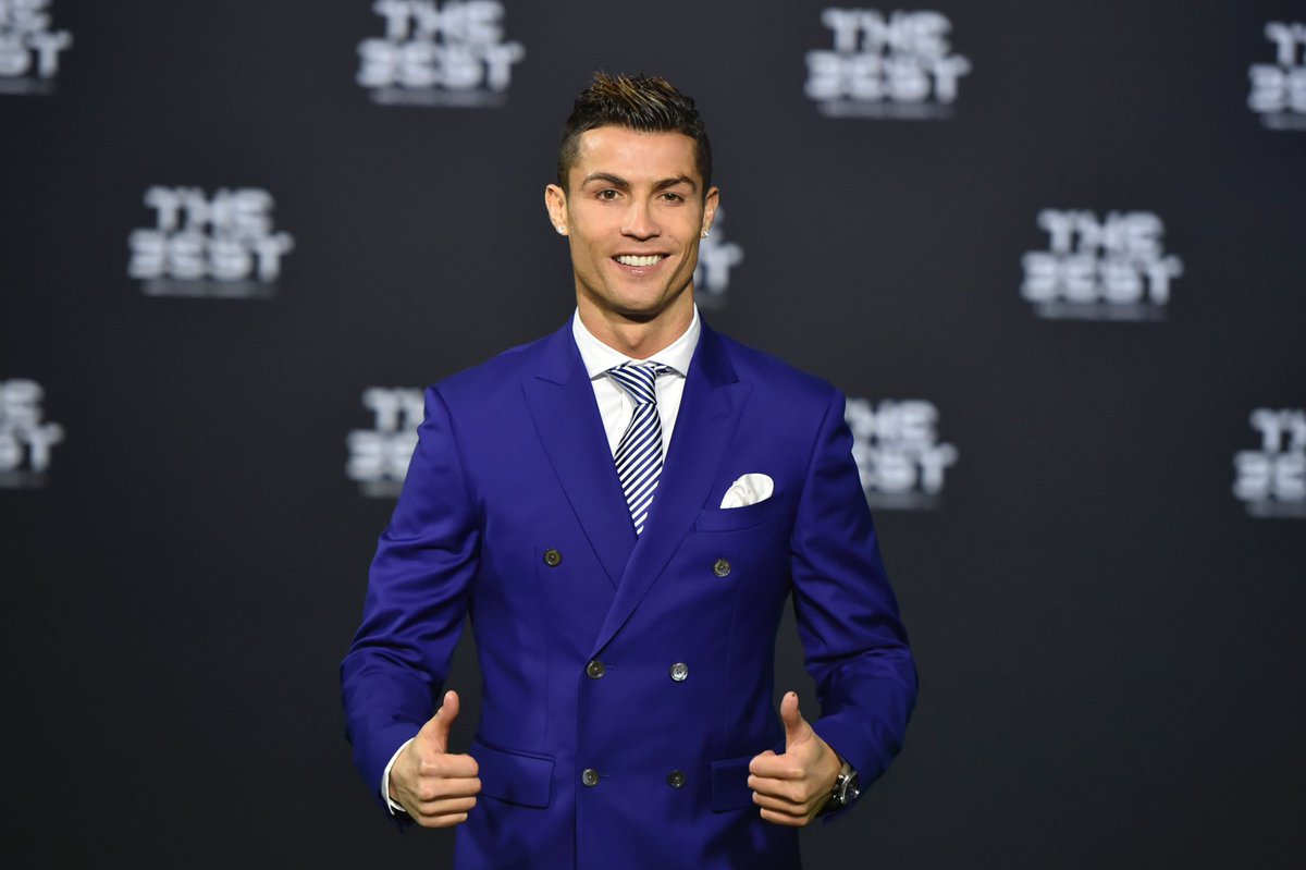 RemarksFootball's tweet photo. Ronaldo: I'm sorry some people from Barcelona aren't here but that is understandable'  

SHOTS FIRED! https://t.co/O1dBBdgNoA