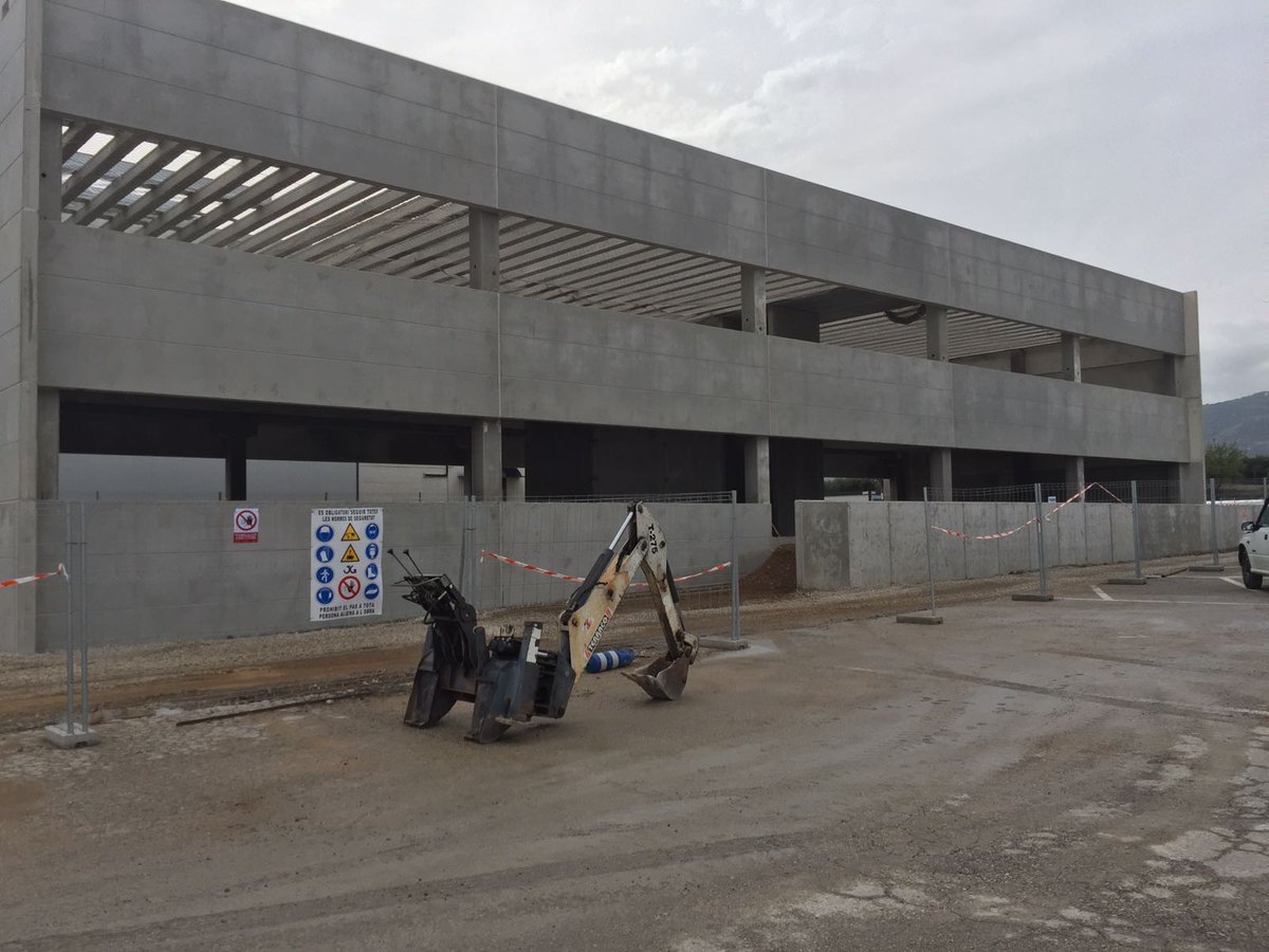 Gilva_sa's tweet photo. Estamos montando un nave de oficinas en #Reus, un edificio versátil que se adapta perfectamente a las necesidades de nuestro cliente #Gilva https://t.co/dlUrDgYzyX