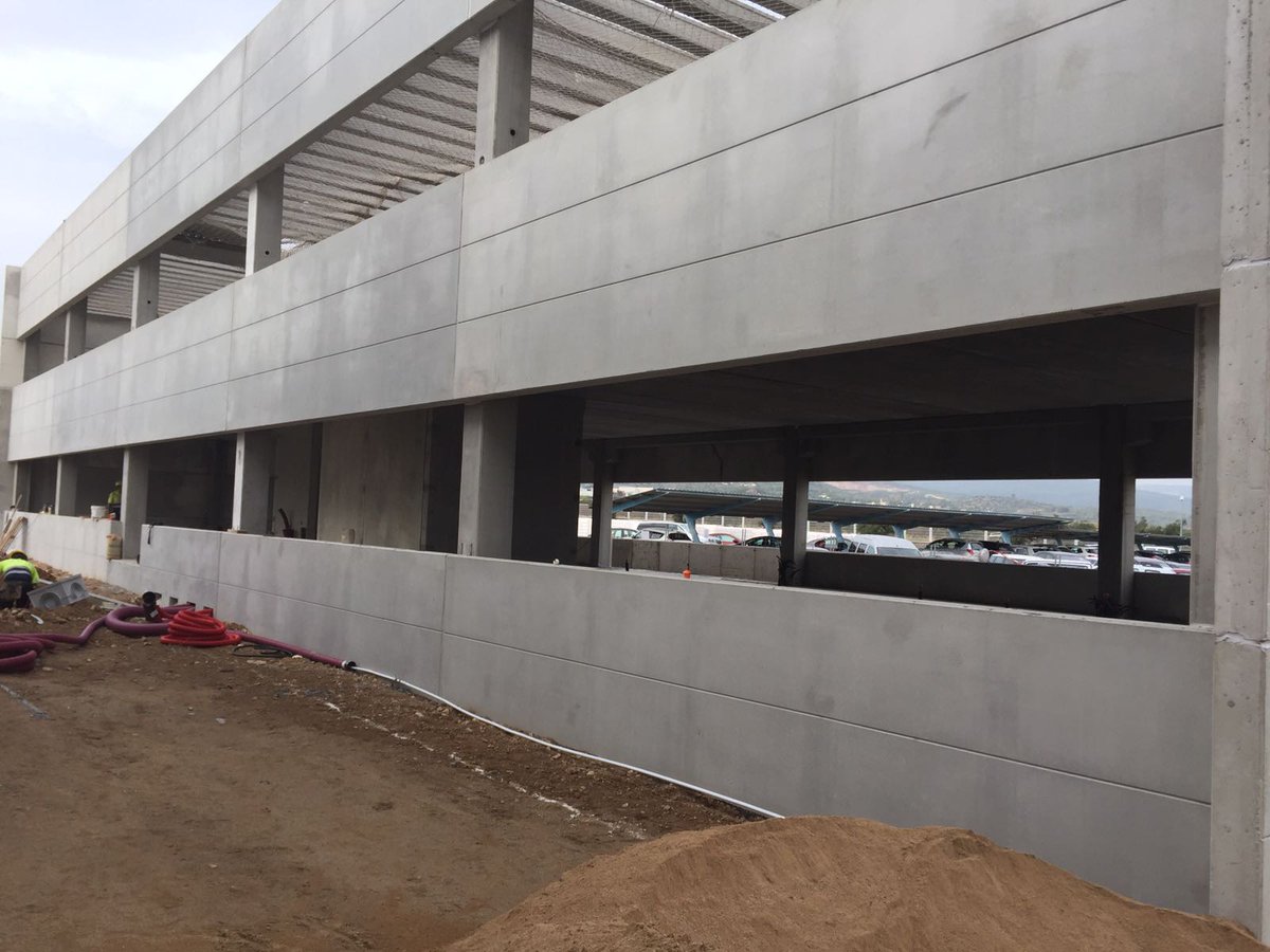 Gilva_sa's tweet photo. Estamos montando un nave de oficinas en #Reus, un edificio versátil que se adapta perfectamente a las necesidades de nuestro cliente #Gilva https://t.co/dlUrDgYzyX