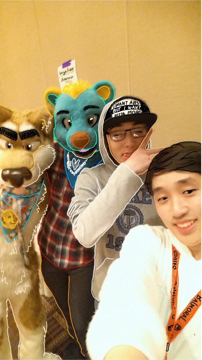kondoggo's tweet photo. Thanks for pic at #mff16 !
Shaky picture so I had to improvise lines
@mokkoriyoshipon @HanzoYorokobi @autumn_otter
#lateconpics https://t.co/LWZP1wHIfL