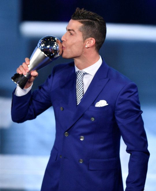 MotivacionesF's tweet photo. Eurocopa 🏆
Champions League 🏆
Mundial de Clubes 🏆
Supercopa de Europa 🏆
Balón de Oro 🏆
Mejor jugador de Europa 🏆
The Best 🏆 https://t.co/KvN8Prh5hG