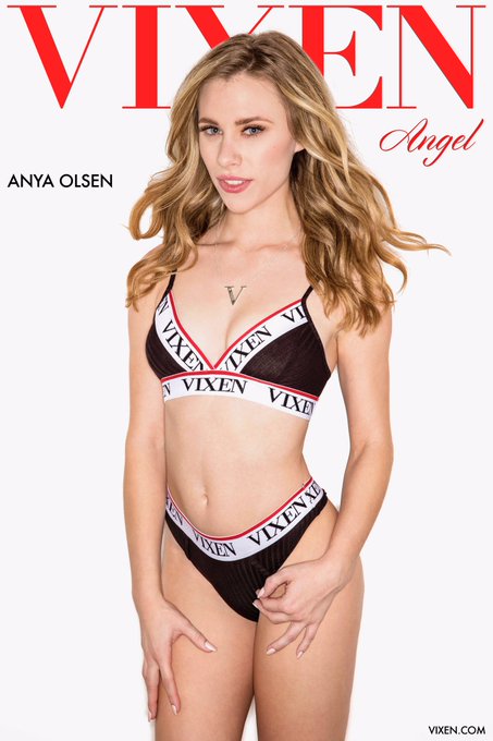 W❤️W! What a feeling to be named vixen on the month, along side the top girls in the industry ? HUGE
