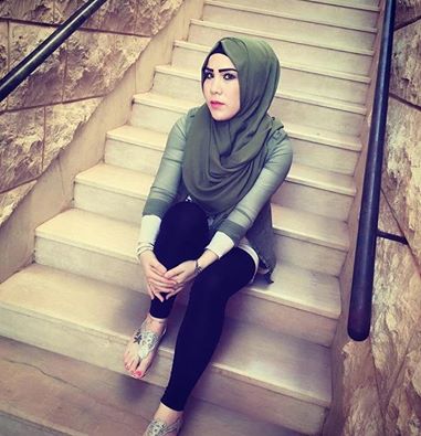 بدي ملكة جادة اخدمها واكون تحت رجلها وخادم لرجولها وما يهمني السن واذا  كبيرة بعد اححححح فديتكم الي تحب تجي كيك 
هذا حسابي 
kik/kalb8807