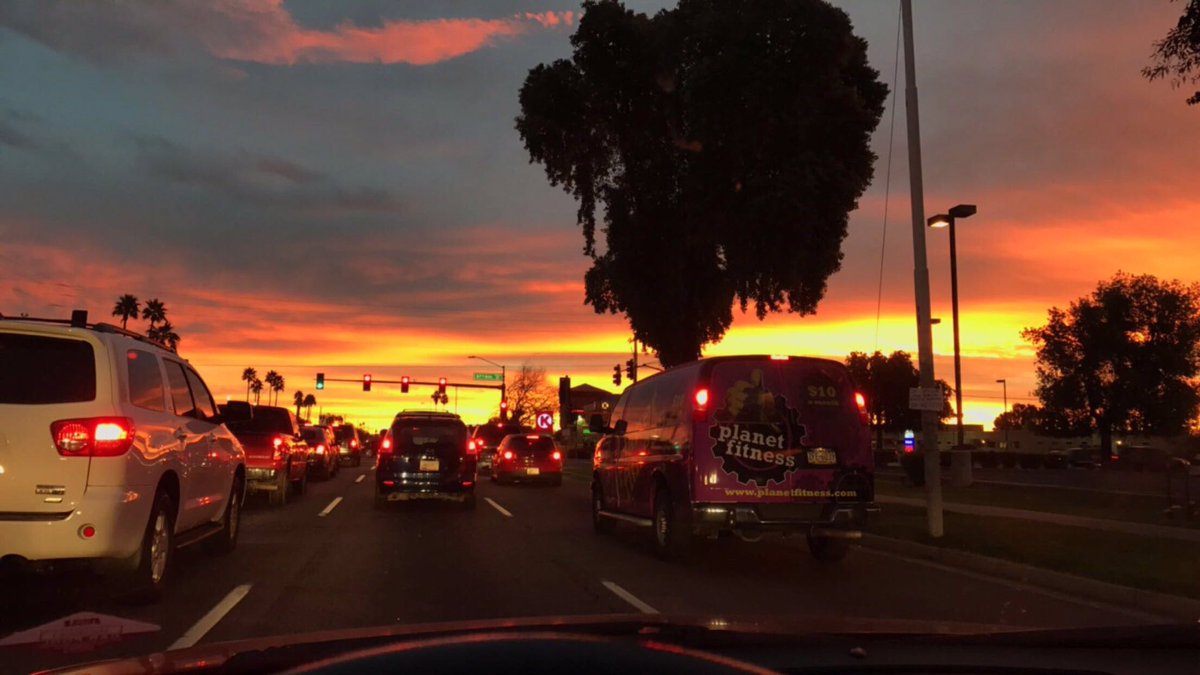 NicoleGtz15's tweet photo. Beautiful Monday morning here in Phoenix! #LetsGetTheWeekStarted https://t.co/1A7rNjksXK