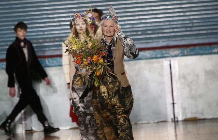 StyleSiobhan's tweet photo. Wow! what a way for @LCSToday to close #LFWM #AW17 with #VivienneWestwood Show #Styling Team Smashed It💥👊🏻🙌 #Proud #Stylist @FollowWestwood https://t.co/cEyodEFU7z