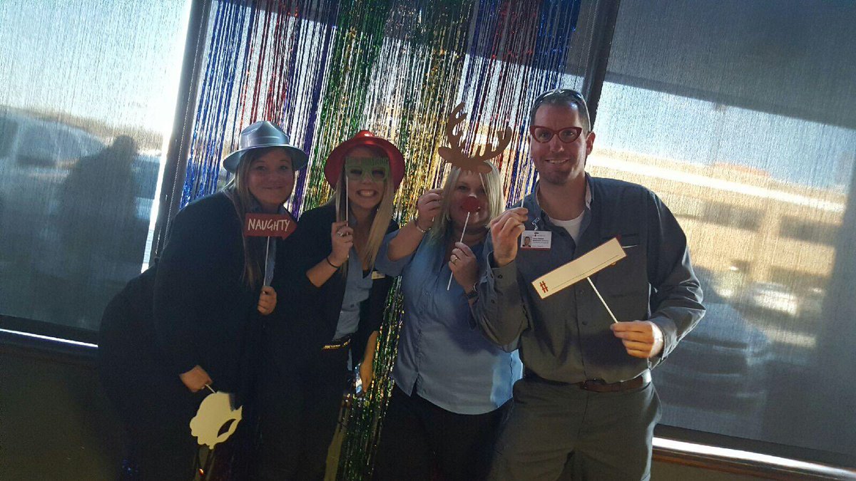 KimC2346's tweet photo. Holiday Party for Team KC!@CShaw_Resource @beehappy1347 https://t.co/u7yaNSK05B