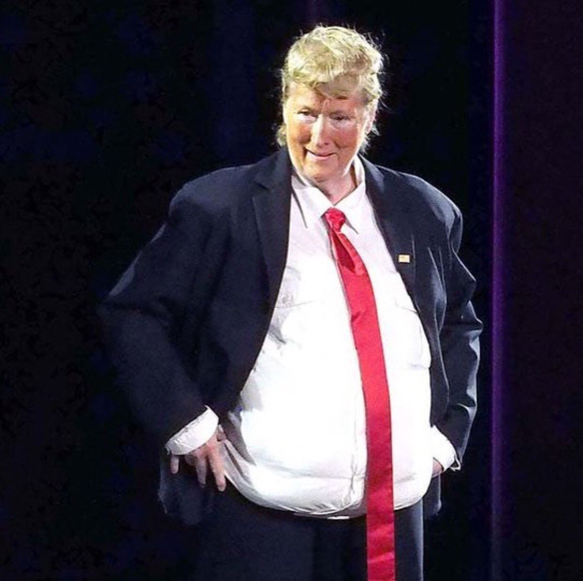 thekellymantle's tweet image. .@realDonaldTrump "Over-rated"?? She does you better than you do!