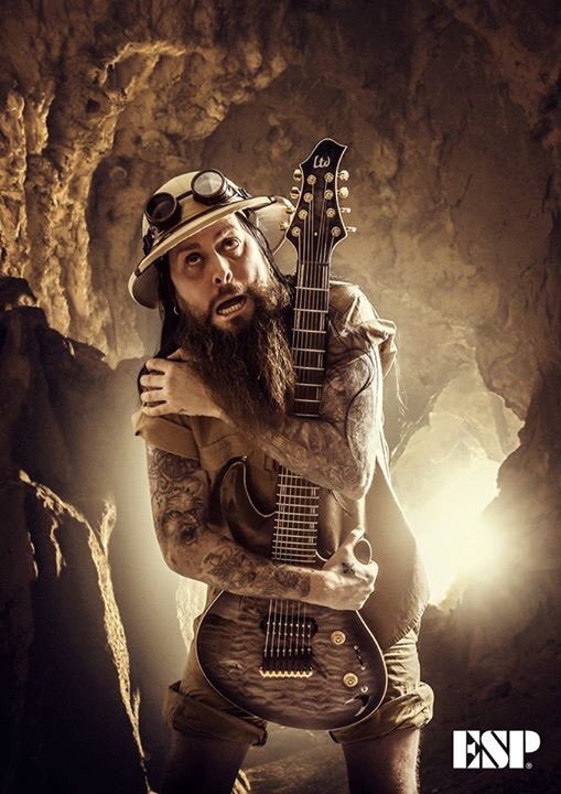 TrollfesT_Band's tweet photo. Mr.Seidel and his JR-608 #HelluvaGuitar @ESPGuitarsUSA #Helluva2017 #ESP #LTD #JR608 https://t.co/zs6NjA8mZm