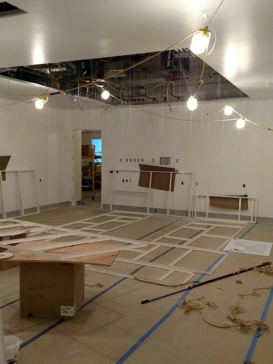 architectdave72's tweet image. Operating Room ceilings taking shape. #lifestructure #underconstruction #lifeofanarchitect #onthejobsite