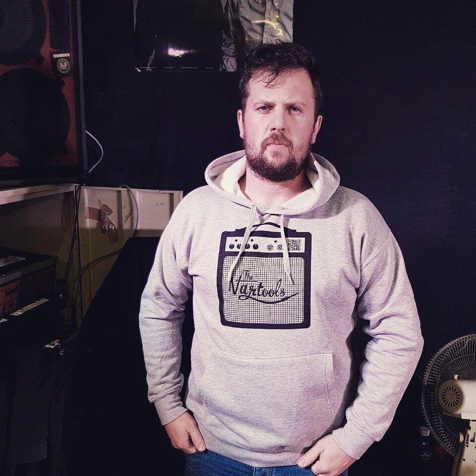 thevartools's tweet photo. Sudadera barrixak Facebook-en salgai. @thevartools &amp; @Dressedinmusic https://t.co/8CsjS6SRjs