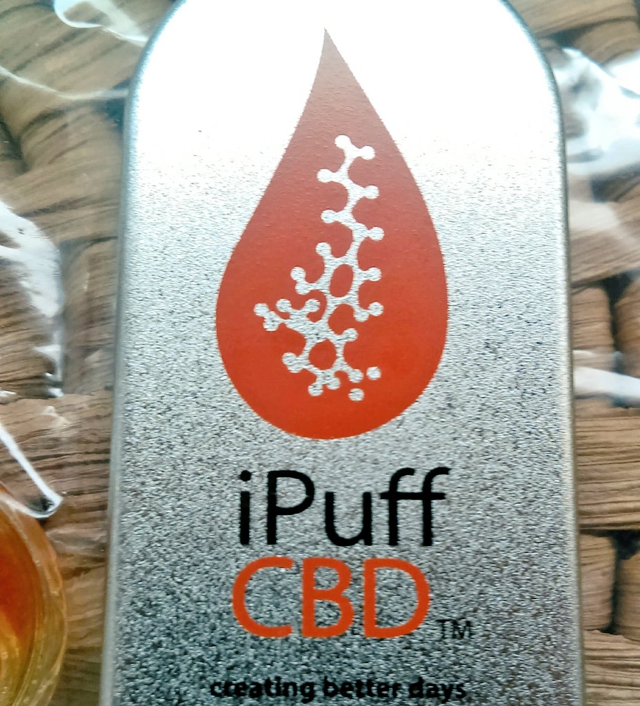 AmeriCannaBlunt's tweet photo. I love Monday
I've received #GiftsThatMatter
The ECSLifeKey Of CBD
https://t.co/fc5ydeICKS 
Bless 
#IVapeLounge 
#IvapeCBD &amp; wow!!
Sponsors https://t.co/g1Ur803BRp