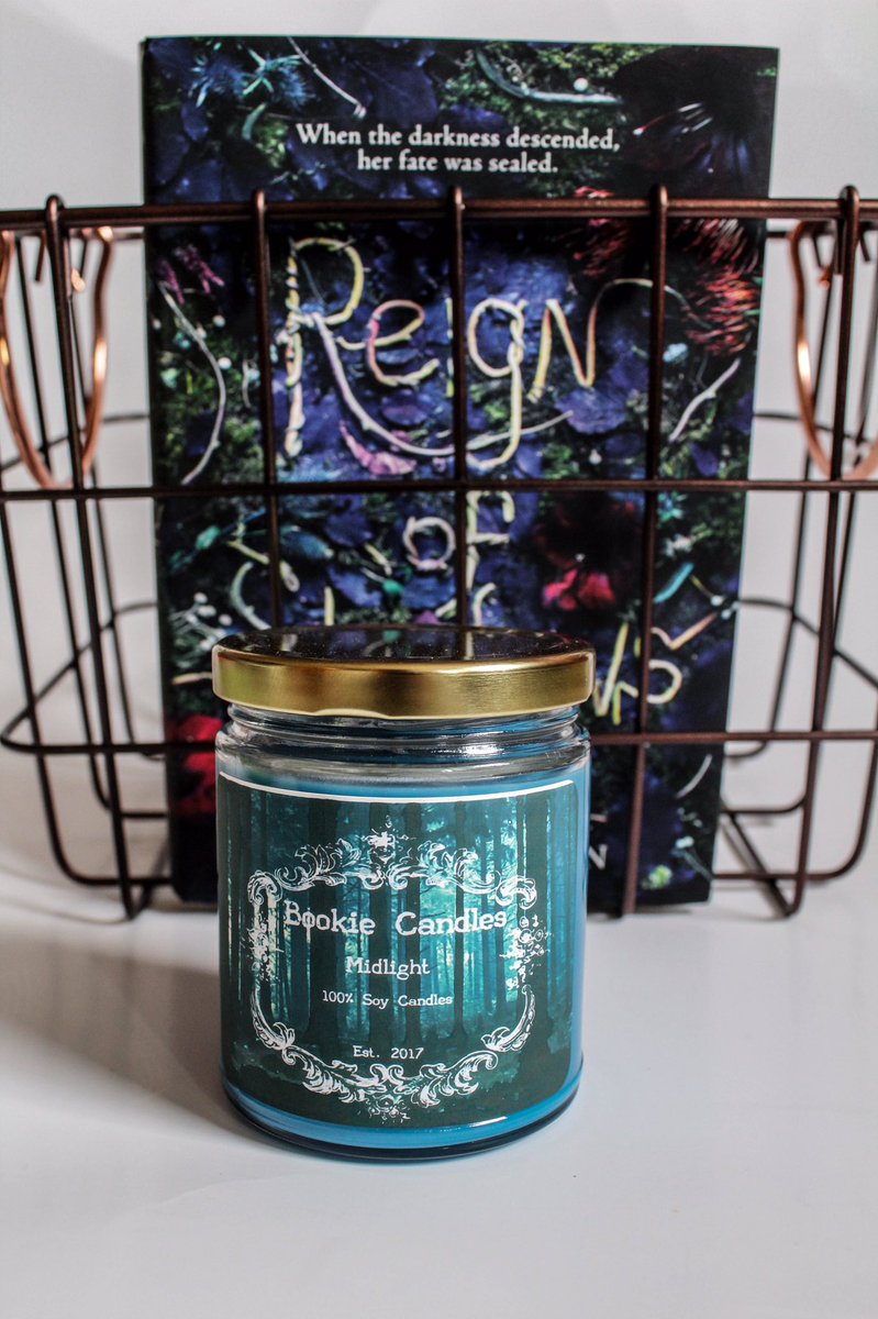 ShesTheBookie's tweet photo. New candle!!! #reignofshadows #bookishcandle check out my Etsy page to see more of my candles!!! https://t.co/RtKwLYJ4TA https://t.co/qfxyHcDueJ