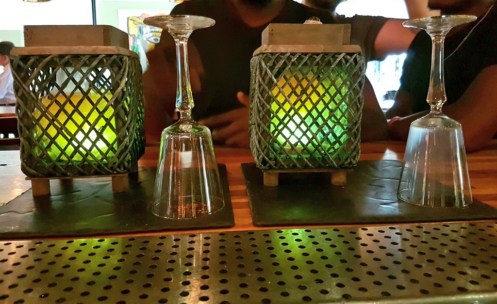 BurdettGeiling's tweet photo. Just one of the many things we do at The landmark cocktail bar 🍹
#fightingthemmonedayblues
#bartendershavethebestjob
#thelandmark 
#amazing https://t.co/6qHlXFGzUt