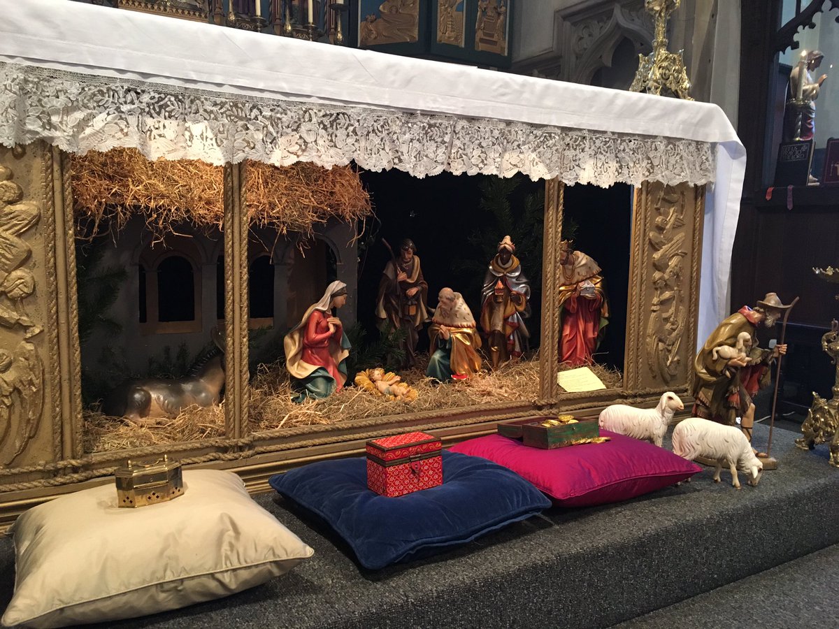 SJohnTimberhill's tweet photo. On Sunday they saw the child with Mary; and they knelt down and paid him homage, then offered him gifts of gold, frankincense, and myrrh. https://t.co/WpKDKm16qJ