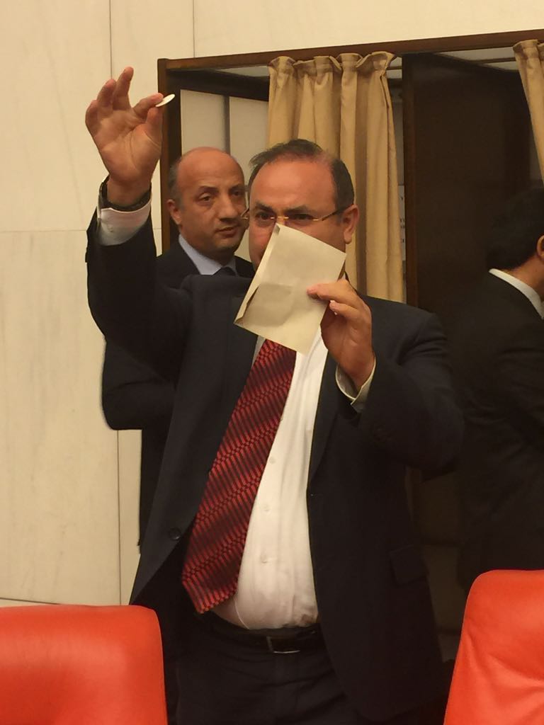 Gösterge var mı beyler? <a href="/TBMM/">Amadeus</a>