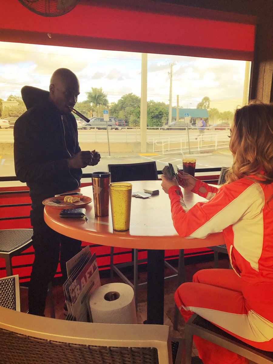 ochocinco tweet picture