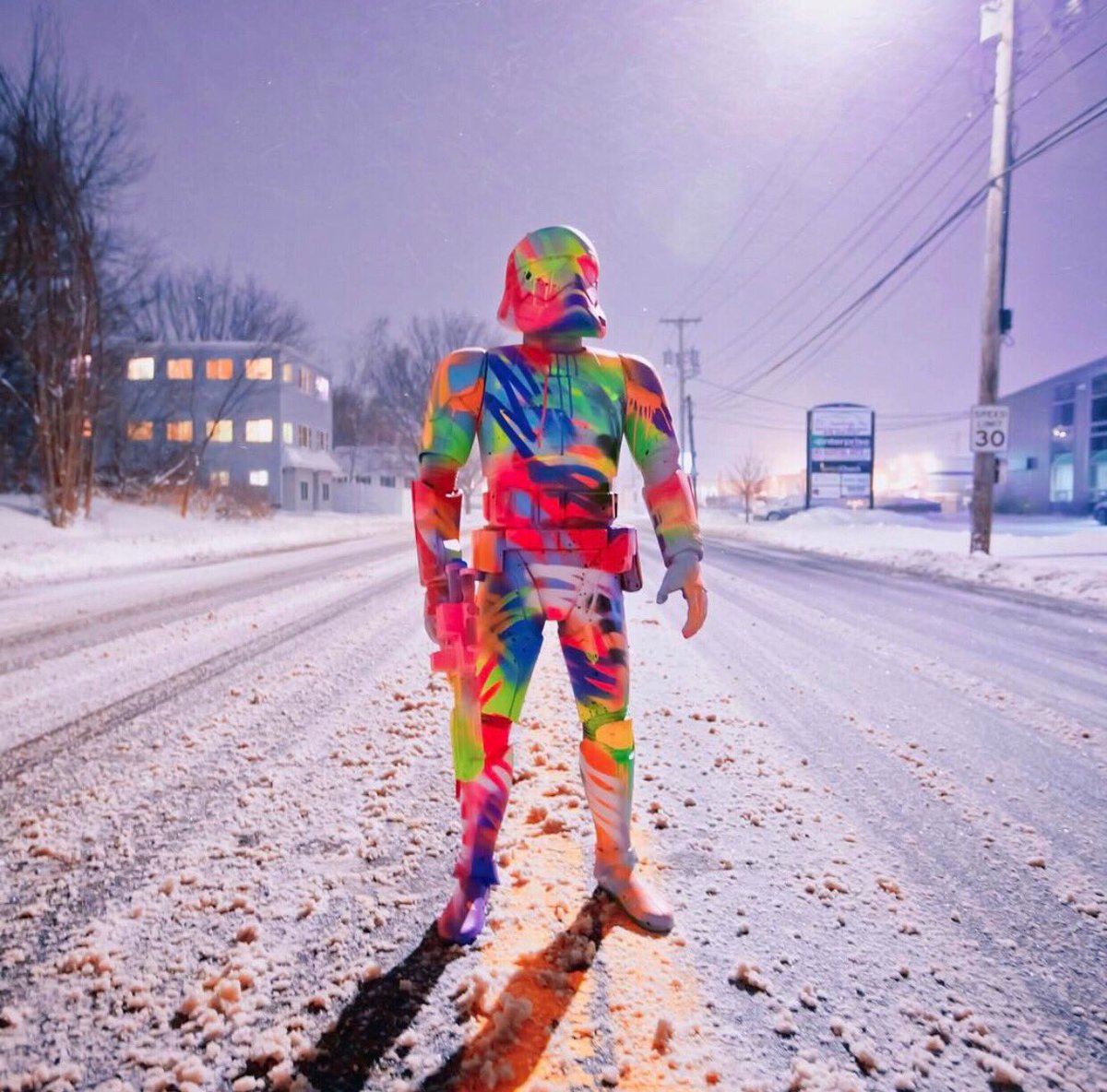 goartsplash's tweet photo. How us designers feel in the snowy Washington State Weather right now. 😂 #design #graphicdesign #GoArtSplash https://t.co/y4oNYol0Af