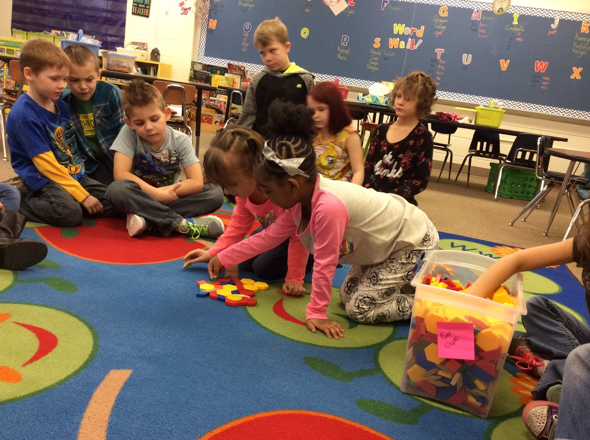 cflanesfirsties's tweet photo. #firstmorningmeeting #success #groupactivity #welovedit https://t.co/DqtjfeKbGw