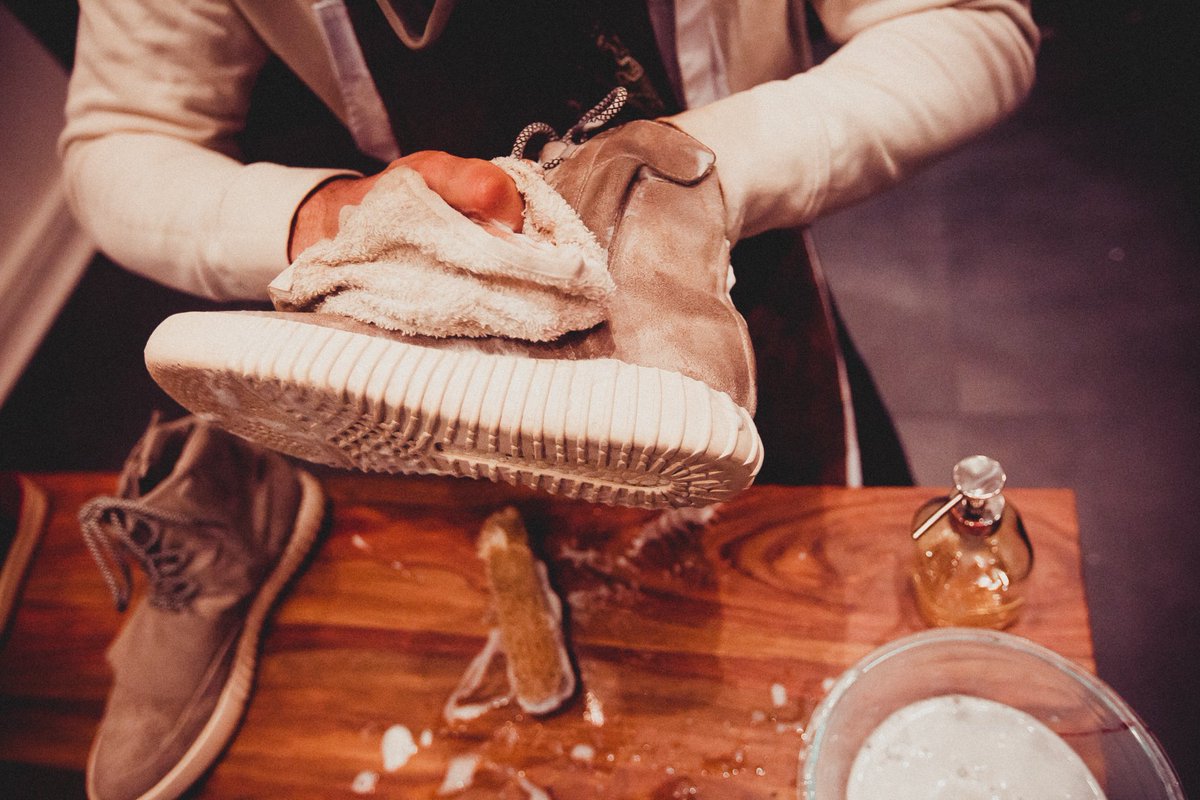 Have you already been to our workshop ? We're open from Monday to Saturday and ready to clean your kick !