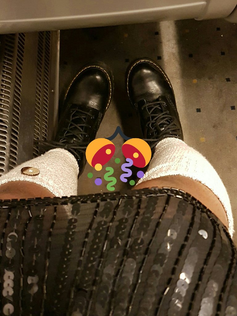 CherrelleSkeete's tweet photo. The long socks came out,must be a night shoot.It's a wrap for me 💃Me ah tremble but d joke did sweet mi suh til #Lucidreamwalker #brummade. https://t.co/UQyQ1XFMNC