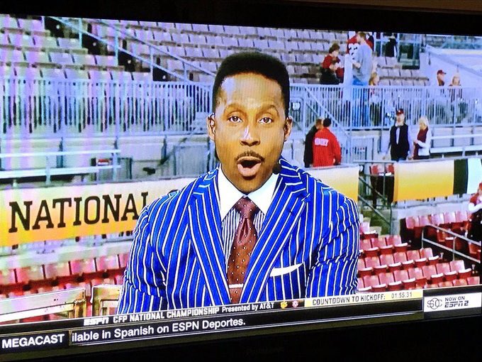 robertsgreene's tweet image. Is Desmond colorblind??? #nationalchampionship #espnhalftime @DesmondHoward