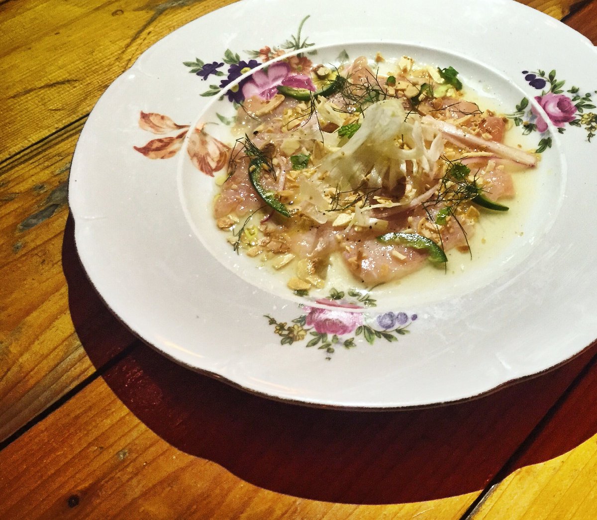 27Restaurant tweet media