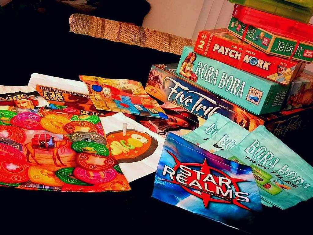 brumbams's tweet photo. We got some bags in the mail! #brumbamsmurph #boardgames #boardgameupgrade https://t.co/vSD6futlbL https://t.co/Yzm5LhX8ST