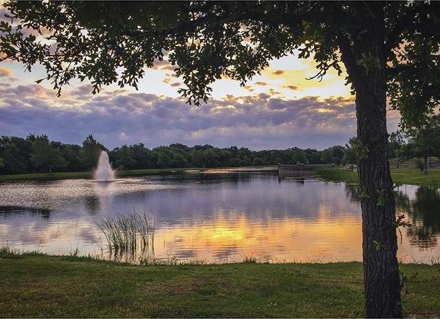 visitfriscotx's tweet photo. Warmer temps in January? Head outdoors to one of #FriscoTX's parks or trails. https://t.co/Wjdh2t0j5V 📷 of Hope Park by @Pslaughter34 https://t.co/Da0ftjU6km