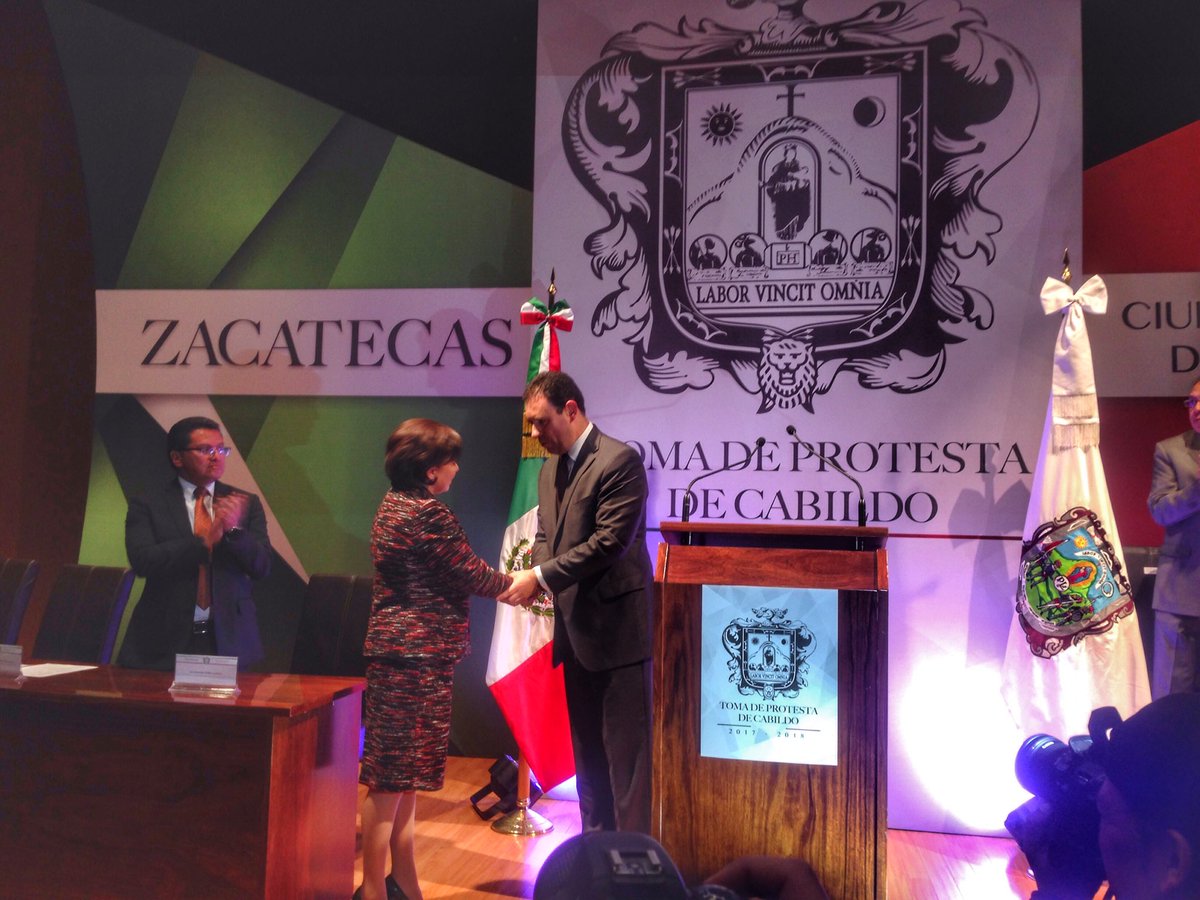 PRIMXZacatecas's tweet photo. @ATelloC toma protesta como Presidenta Municipal de #Zacatecas a @JuditGuerreroL #JuditPresidenta #CaminemosDeLaMano @PRI_Nacional https://t.co/NxvExpbrGq
