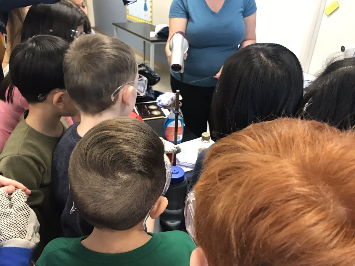 MrsStewartBCPS's tweet photo. Bringing a little bit of space to @Team_MCES with #ProjectAstro. Check out our comets! #labsyear3 #sciencerocks #wowed https://t.co/B4dUaNCTrQ