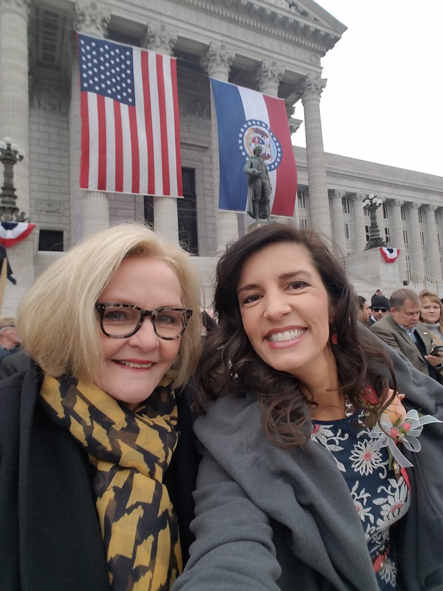 CarrieTergin's tweet photo. Honored to be seated next to @clairecmc at the Inauguration Ceremony! #Inauguration2017 #InaugurationJCMO #MayorTergin #JCMO https://t.co/A5Z9CTNW7P