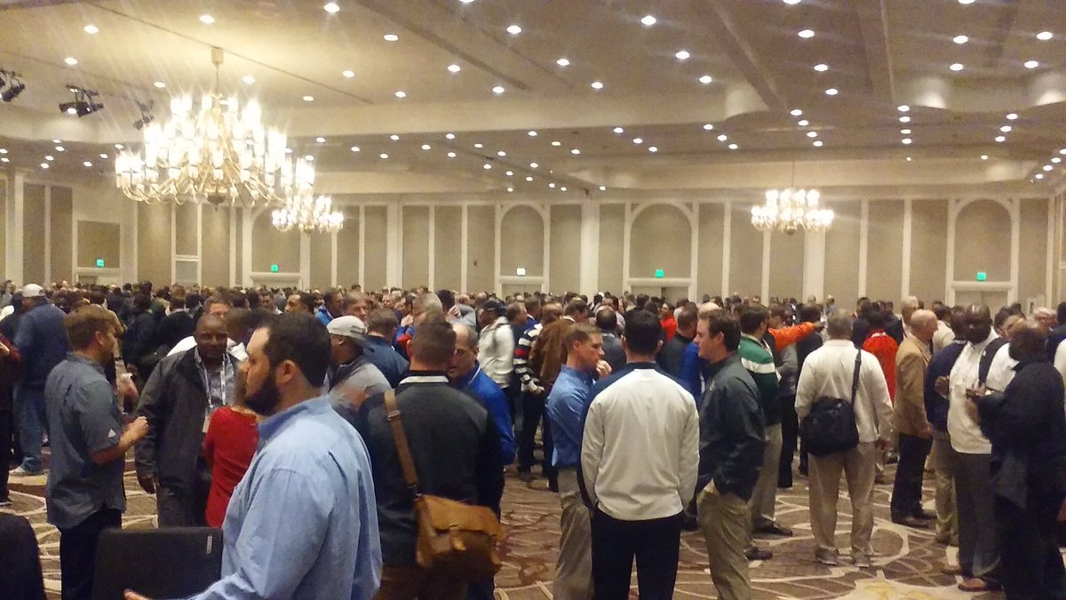 jabaridavis_VFL's tweet photo. At The Best National Championship Tailgate Ever With The Top High School & College Coaches In America! #AFCAConvention #FootballNetworking https://t.co/p3YMOc6hln