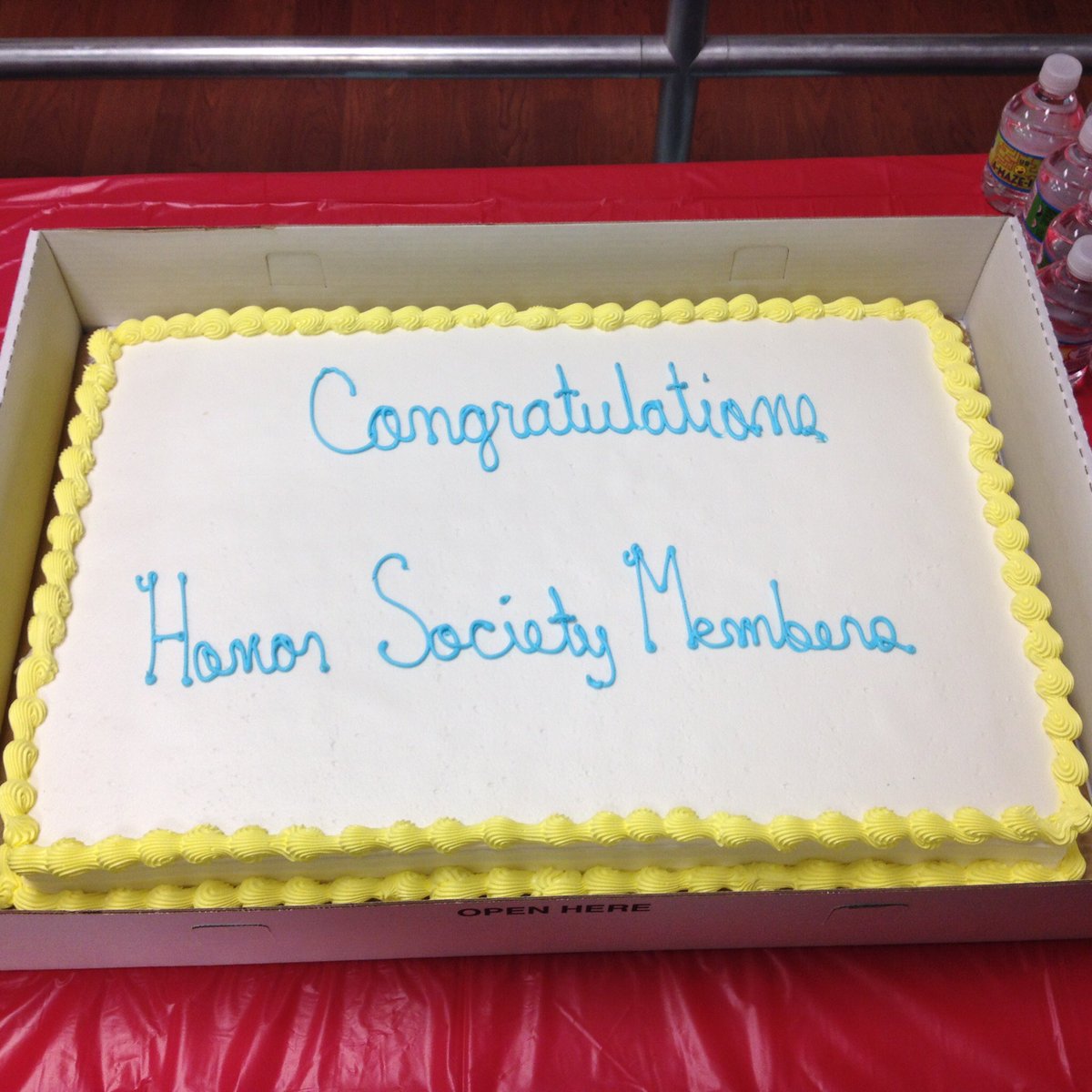 MicheleW615's tweet photo. Congrats to our 55+ inductees to the Journalism, English, &amp; National honor societies tonight! #workhardbenice https://t.co/eJBLynQ0p9