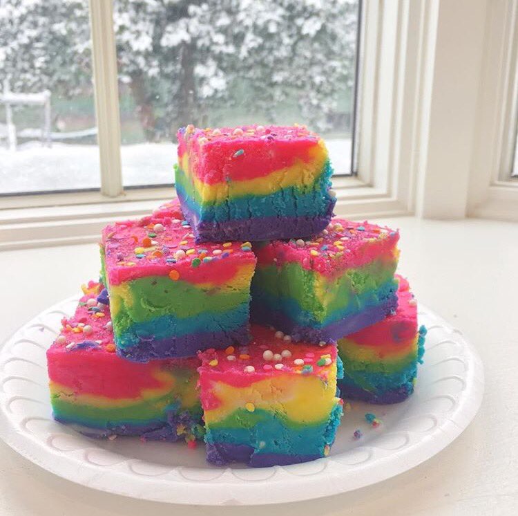 spoon_asu's tweet photo. We hope your first day of the Spring 2017 semester was as bright as these beautiful unicorn fudge bars🌈 #spoonfed 
Credit: @nikkifips https://t.co/CMav6p2daW