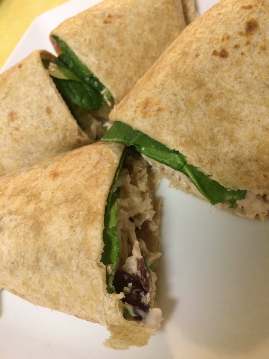 KilahMonyana's tweet image. Chicken salad with wraps with cranberry, apples, spinach and almonds #somethingquick