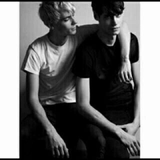 ve_2i's tweet photo. انا فقد اريد ان تكون لي 
Just want youto be mine https://t.co/YTDSkf0ufc