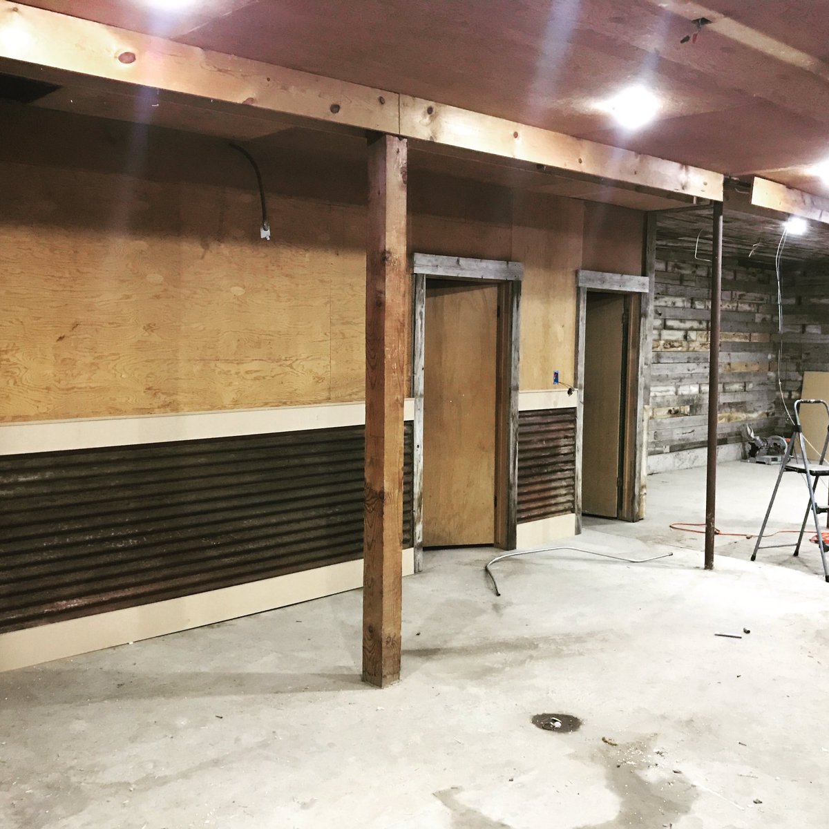 Shadelandscape's tweet photo. More progress on the garden center. #corrugated https://t.co/SomxydVojr